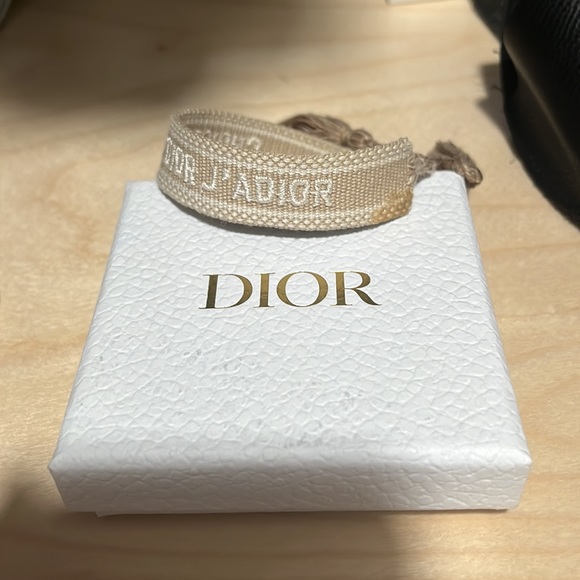 DIOR friendship bracelet stain on right side see second picture - Picture 2 of 3